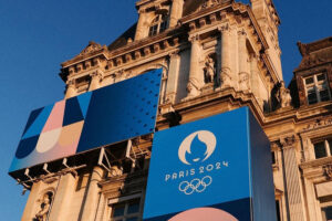 A taste of Paris 2024 on the city hall! The look of the Games that will be deployed all around the venues in France starts its journey in Paris.